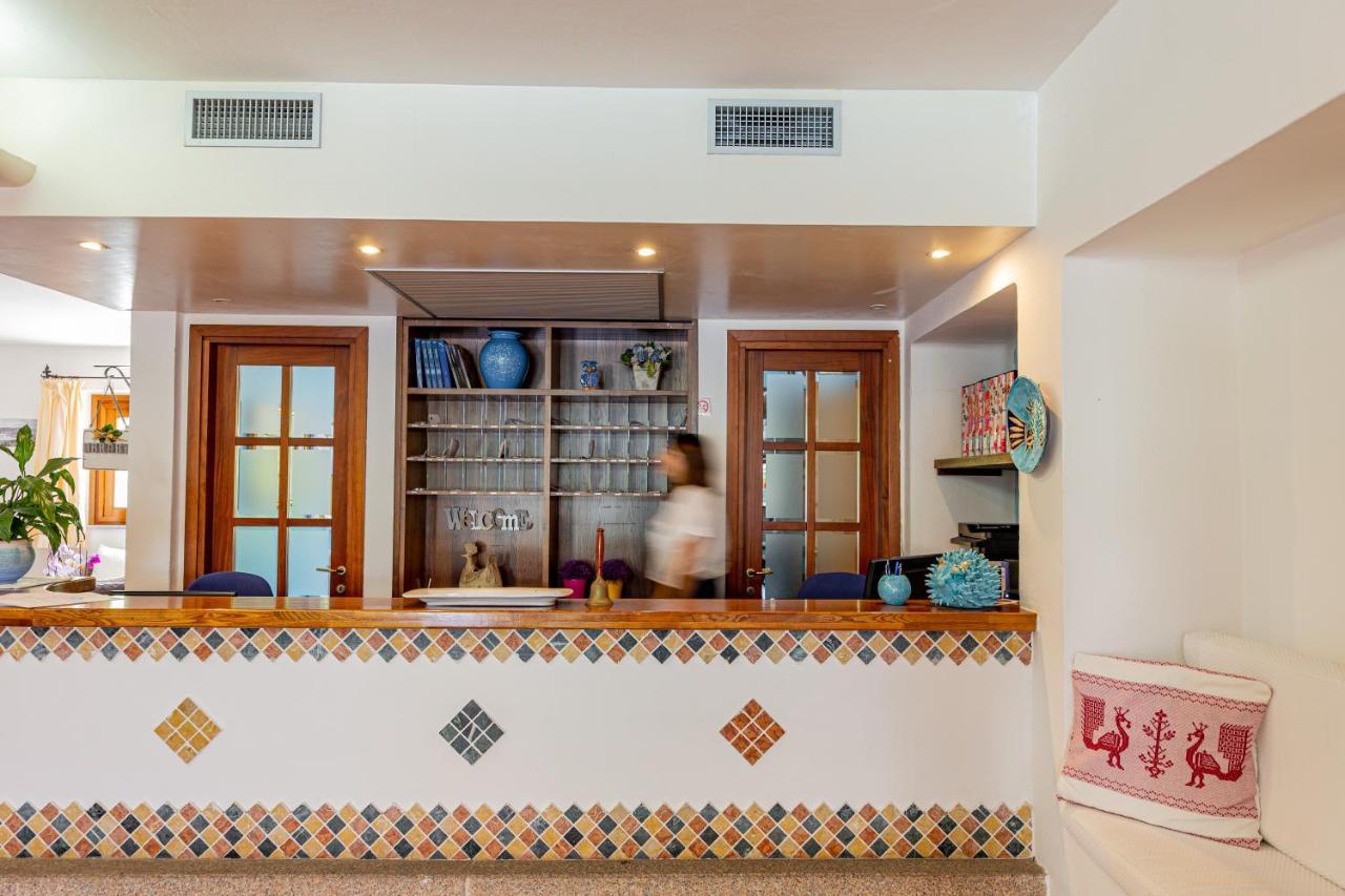 Lh Hotel La Funtana (Adults Only) Санта-Тереза-Галлура Экстерьер фото