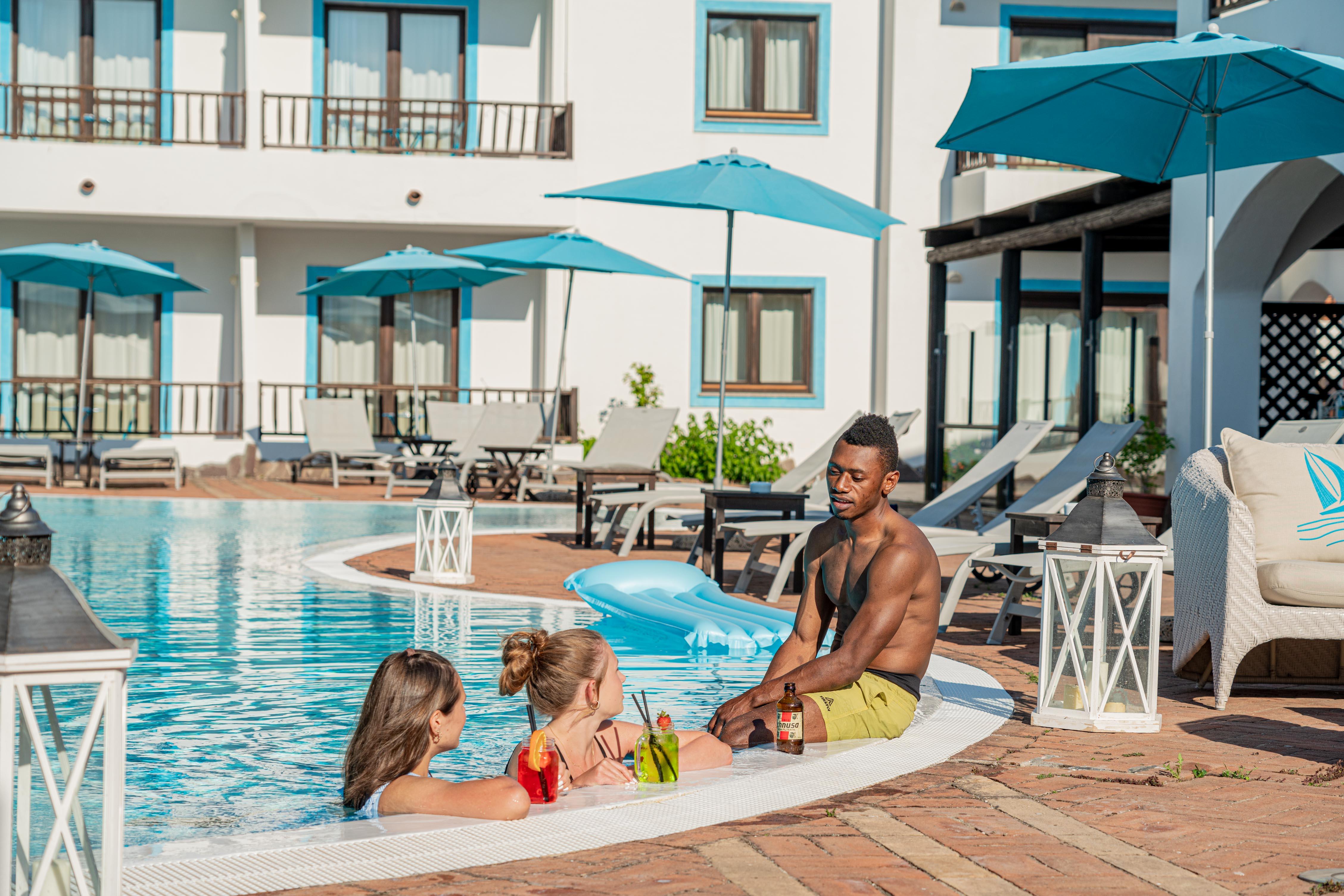 Lh Hotel La Funtana (Adults Only) Санта-Тереза-Галлура Экстерьер фото
